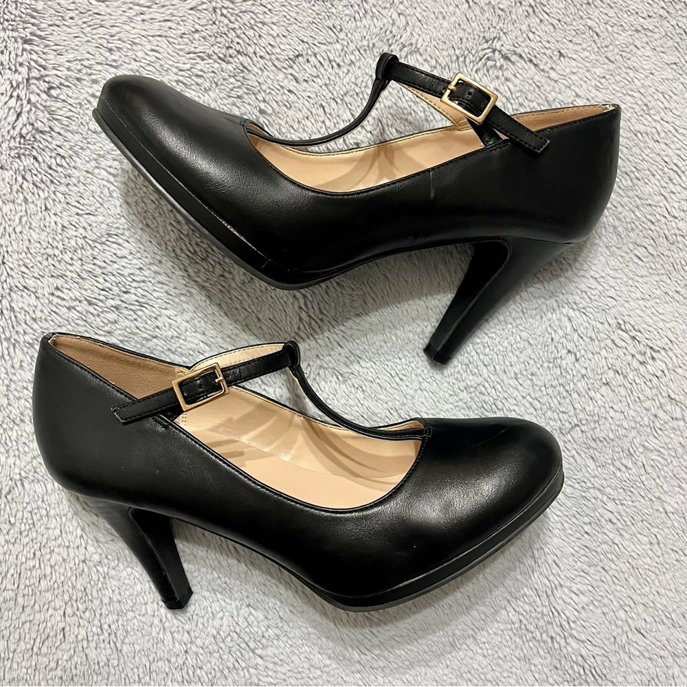 CALL IT SPRING Black Faux Leather Patform T-Strap Pump Heels Size 7.5